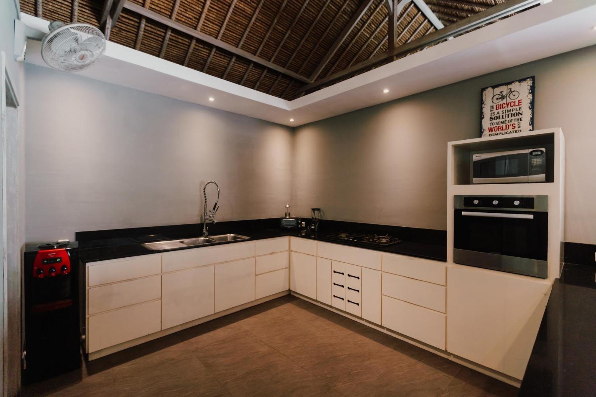 Maylie Bali Villa & Bungalows Чангу Экстерьер фото